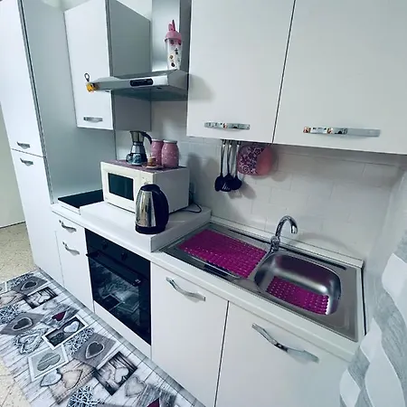 Rose's House Бари